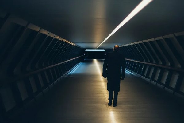 描写进入的那一刻感受磨练的句子