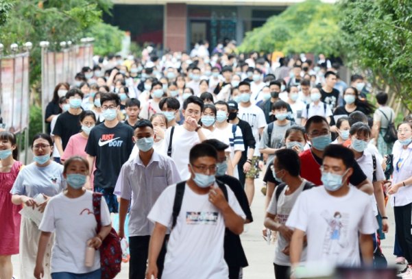 中国高考最高分是多少?