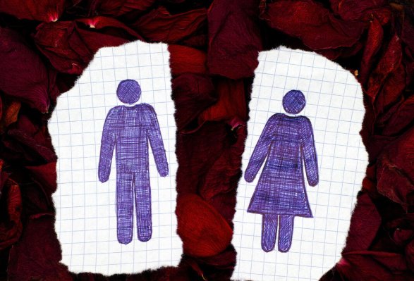 离婚的女儿再回家跟父母一起住，还合适吗？