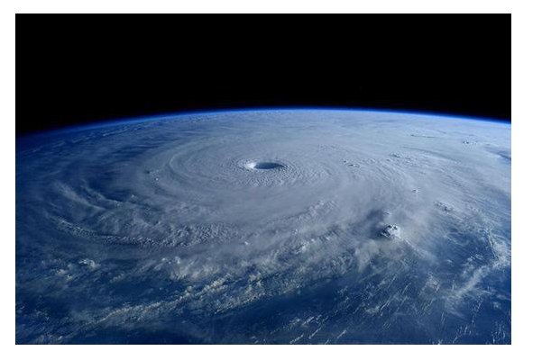 才感觉到夏天,怎么突然变秋天的句子