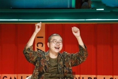 李诞说不要跟社会撒娇，你同意李诞的说法吗？