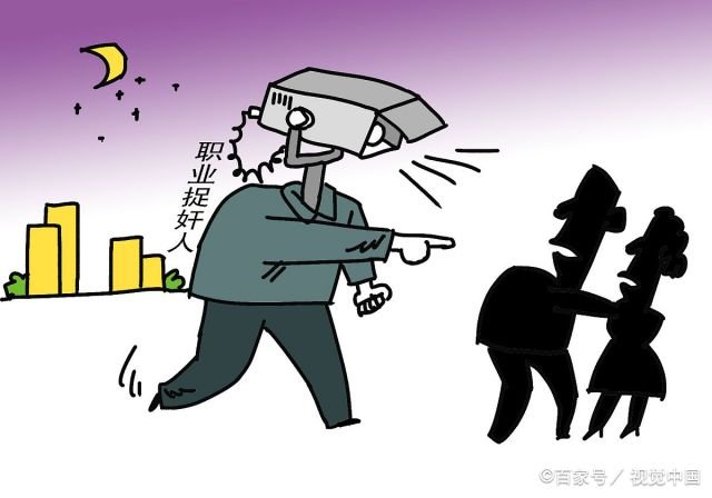 妻子与情夫开房，丈夫去捉奸，情夫逃跑时跳楼摔死，丈夫要负法律责任吗？