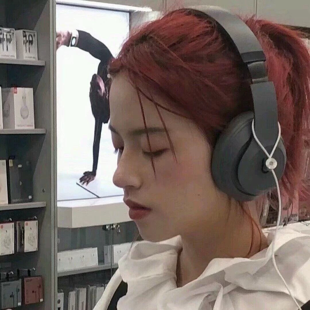 初恋是一段苦涩甜蜜的回忆,面对初恋,该如何释怀?