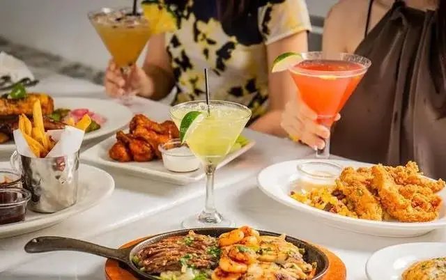 美食博主发布探店视频涉嫌侮辱女学生，最终得到了什么处罚？