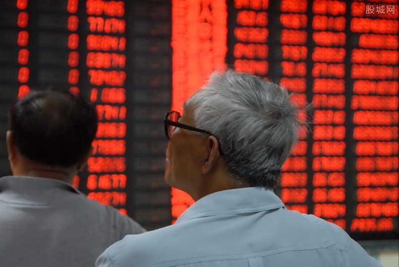 31省区市新增确诊11例本土1例