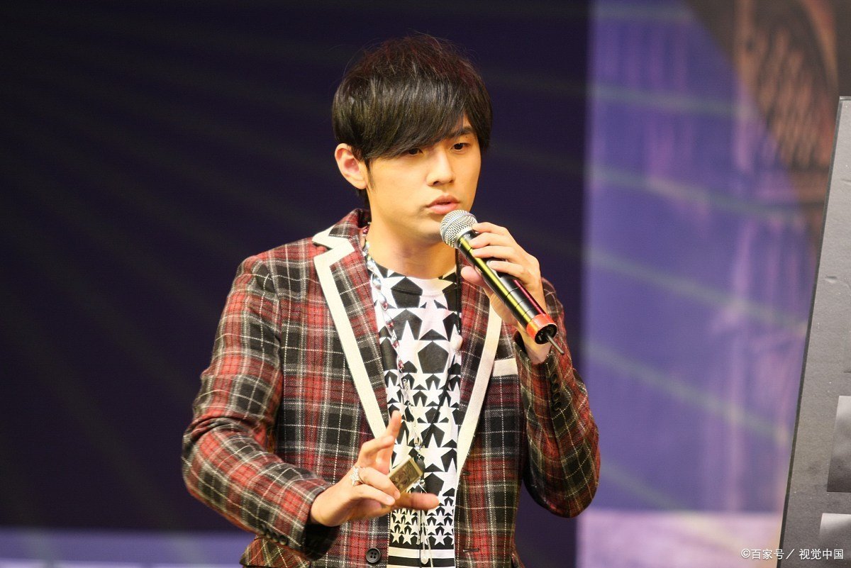 周杰伦方回应曲目泄露，称请以公司官宣为准，究竟是谁泄漏的？