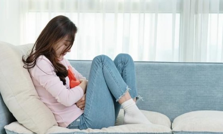 可怕！柳州女子到养生馆按摩，被蒙眼植入不知名东西，这到底是什么东西？