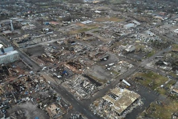 19起龙卷风席卷美国五大州，给当地造成了哪些影响？