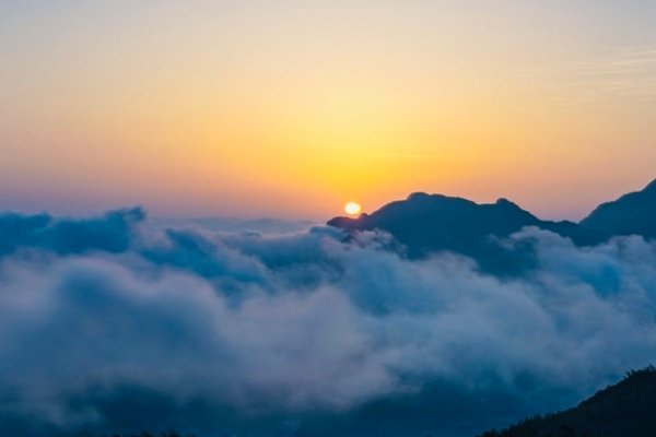 关关难过关关过前路漫漫亦灿灿什么意思？