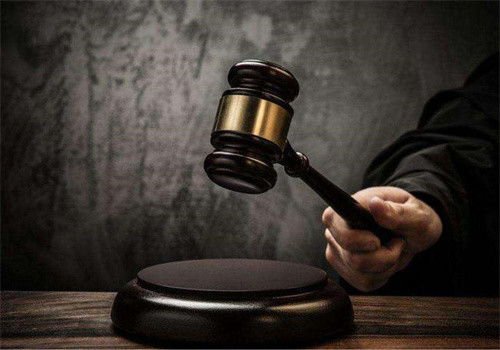 广东男子到朋友家吃饭,多次强行与朋友妻子发生关系,其行为会被如何定性?