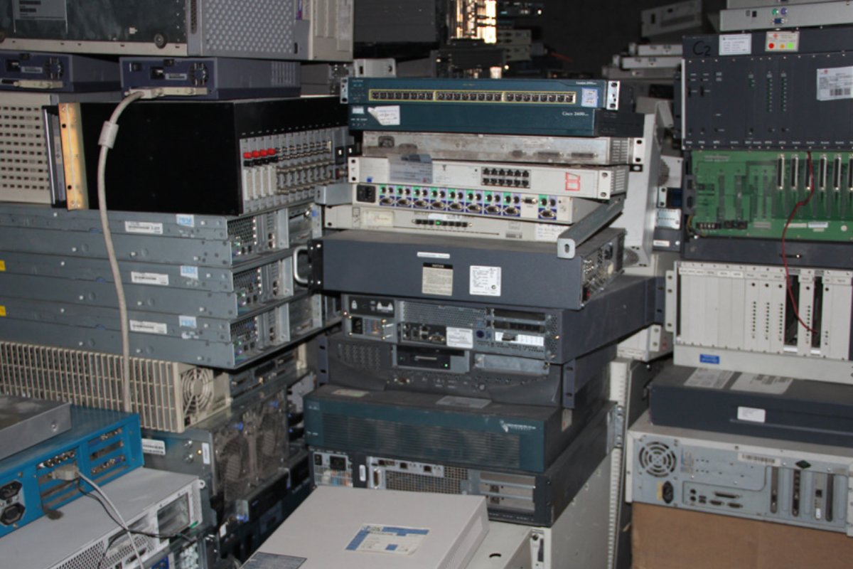 网络交换机三根线插在一起会坏掉吗？