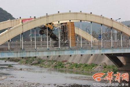 大卡车运小汽车2的操作指南