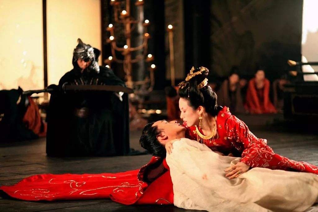 夜宴中的婉后是被谁杀死的？