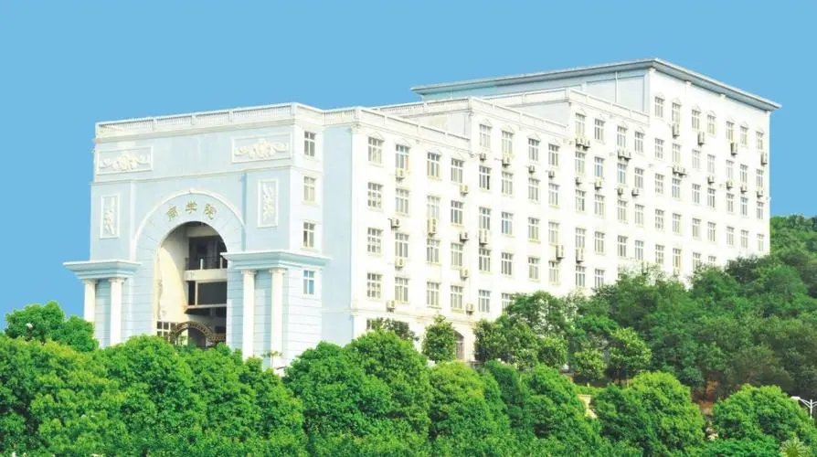 武汉商学院是什么档次的