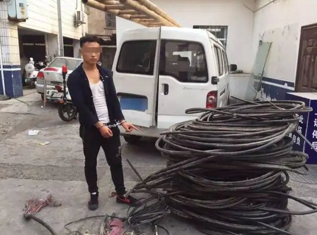 宁波三外包维修工偷剪电缆碰到电信局局长，小偷当时的心理状态会是怎样的？