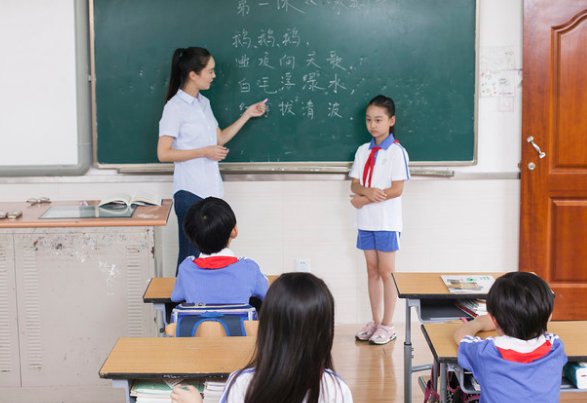 抛头露面打一正确生肖