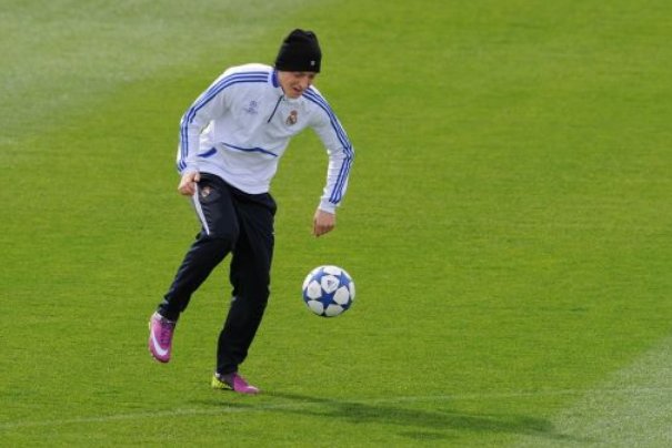 厄齐尔怎么消失了