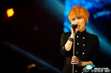 这是剪影姐最清晰的图片，能看出来她是谁吗？