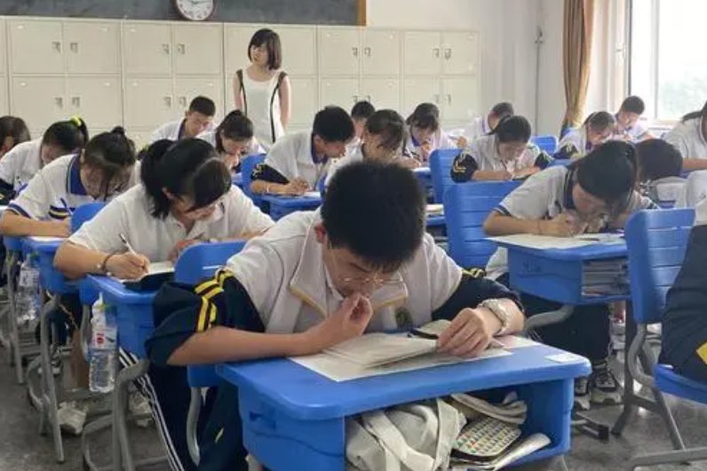 江苏小高考一共考几门？