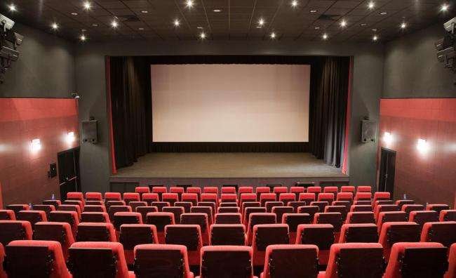 电影迟早要下线，为什么还有那么多人愿意花钱去电影院去看？