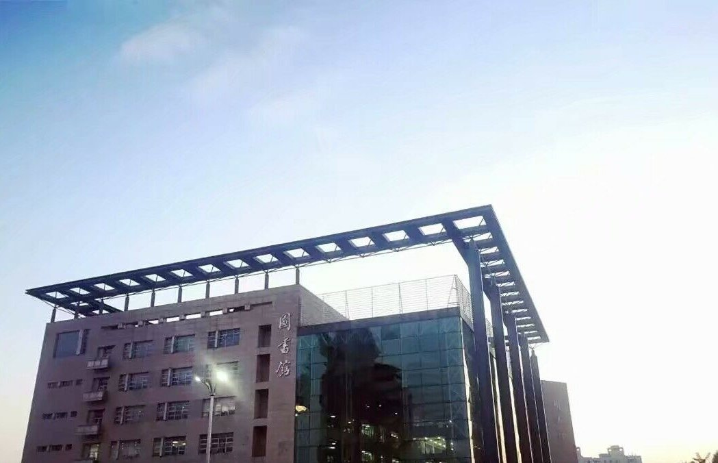 我是大二的女生，该怎么样度过我的大学生活