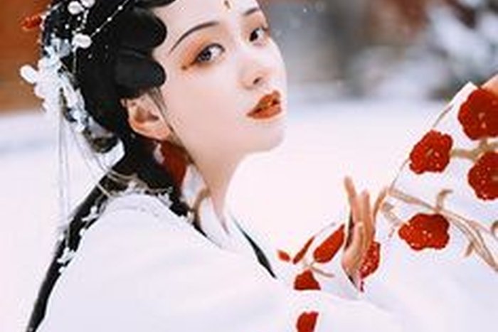 大家都说戏子无情，这里是有什么典故或者故事吗？