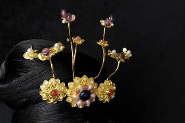 玉锦是什么意思