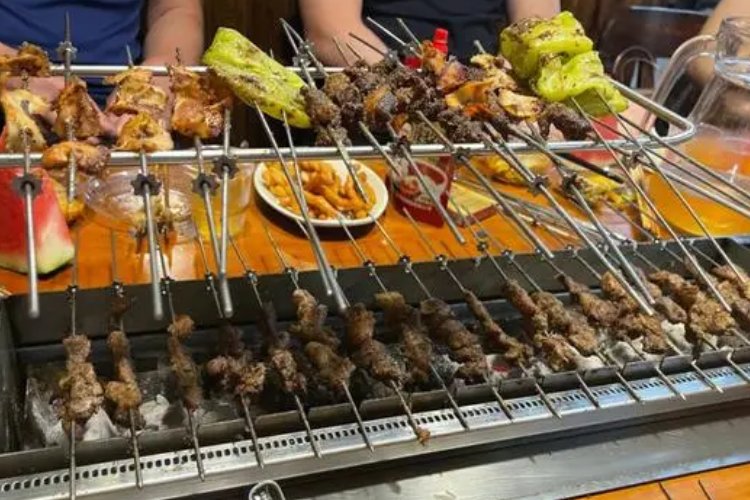 吴晓波:淄博烧烤的隐喻