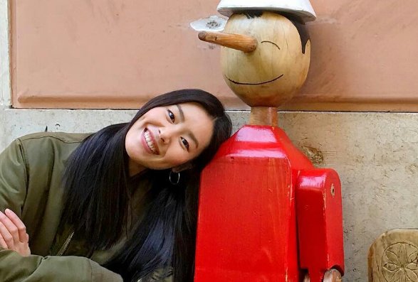 刘雯父母是干什么的